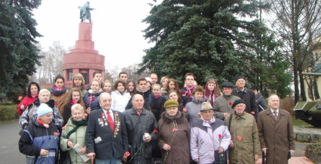 Ветерани разом зі школярами відвідали музей "Битва за Київ у 1943 році" в с. Нові Петрівці